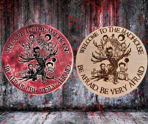 Horror Welcome Wall Plaque – "Murderer Family" Design